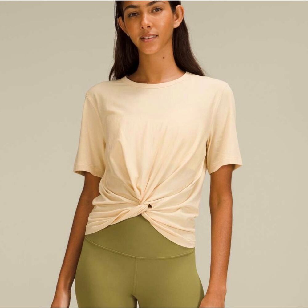 Lululemon Crescent T-shirt Yellow Cream Size 4